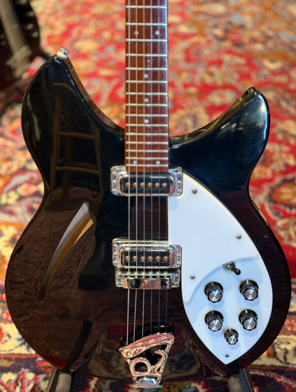 Rickenbacker 330